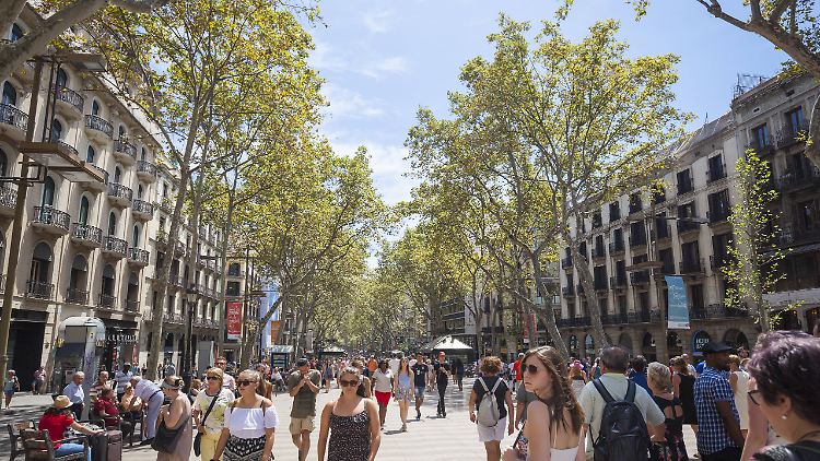Gedänge auf La Rambla: Barcelonas Altstadt wird von Touristen bevölkert.