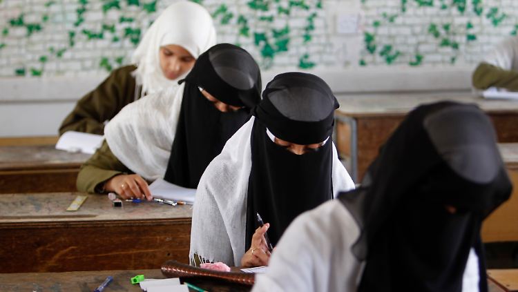 An jemenitischen Schulen ist der Nikab allgegenwärtig: So soll es an niedersächsischen Schulen jedoch nicht sein.