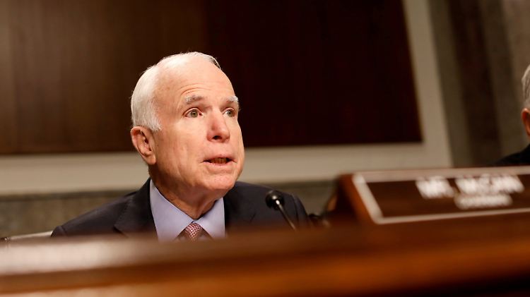 John McCain sitzt seit 1987 für den US-Bundesstaat Arizona im US-Senat. 
