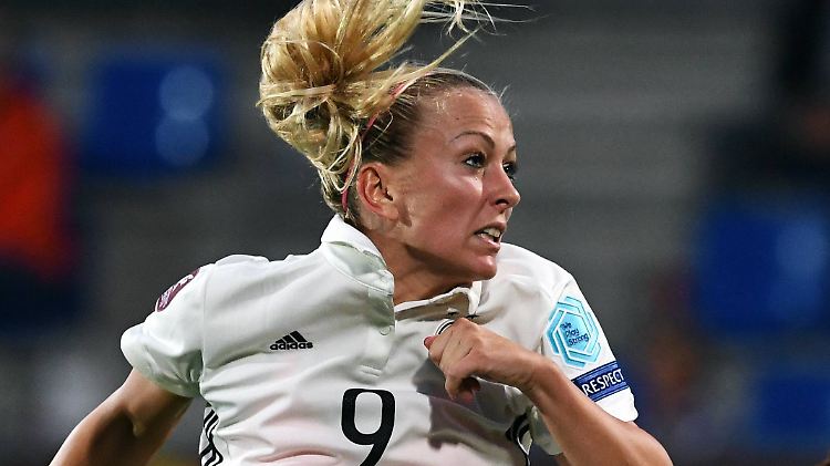 Glücklos aber gesetzt: Bundestrainerin Steffi Jones vertraut Stürmerin Mandy Islacker weiter.