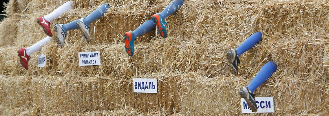 Gestatten, Месси ("Messi"): Auch eine Möglichkeit, sich russische Vokabeln beizubringen - gesichtet in Sankt Petersburg. Unsere Kolumnistin verrät, wie es weniger umständlich geht.