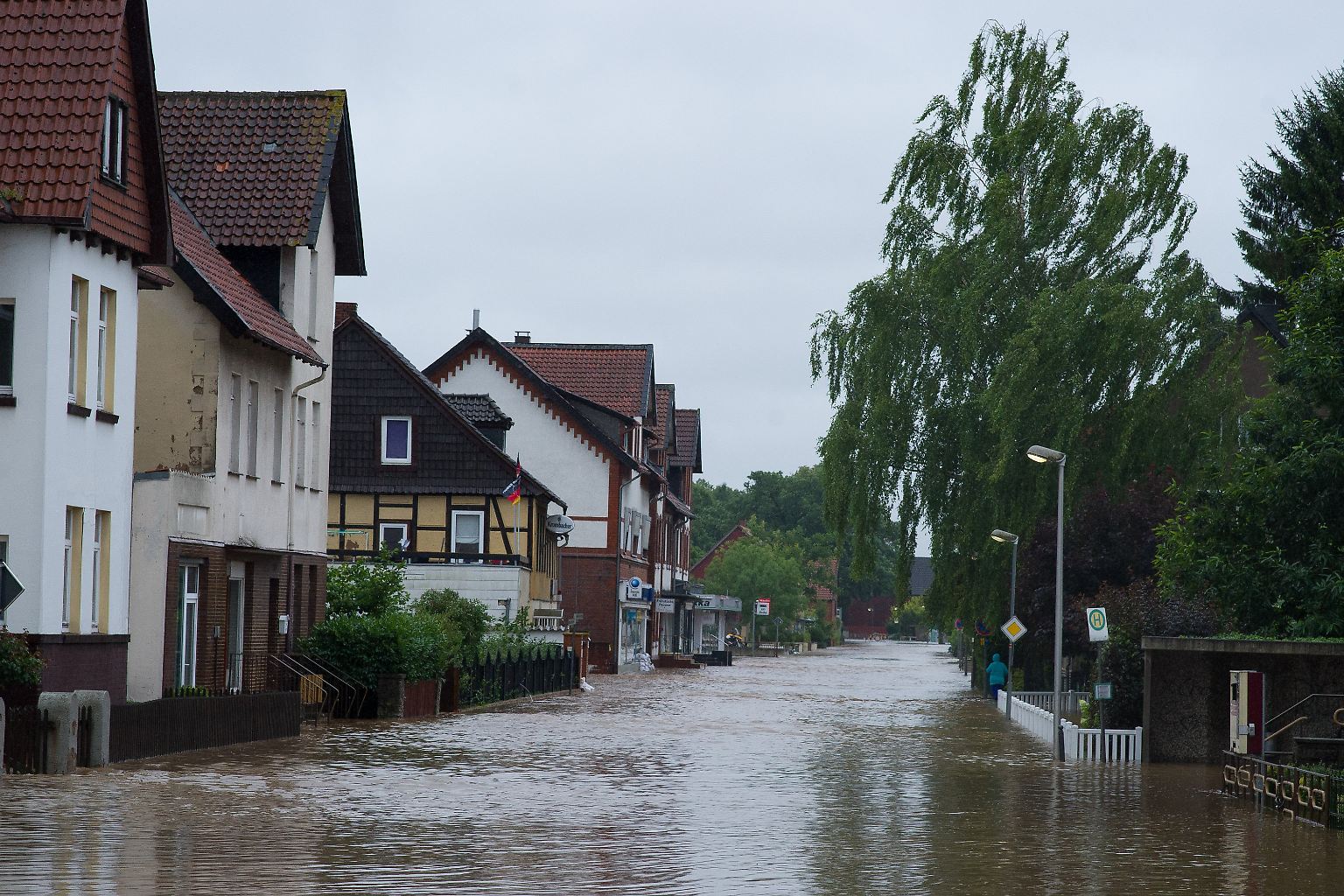Dauerregen sorgt mitten im Sommer 2017 in vielen Teilen Deutschlands für Überschwemmungen.