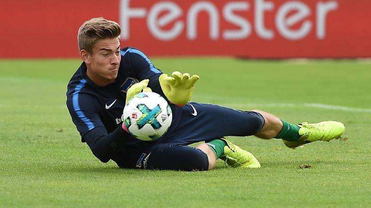 Jonathan Klinsmann muss sich als dritter Torwart bei Hertha BSC durchboxen.