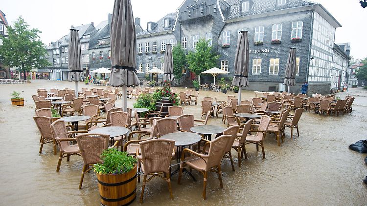 Dauerregen hat zu Überschwemmungen in Goslar geführt.