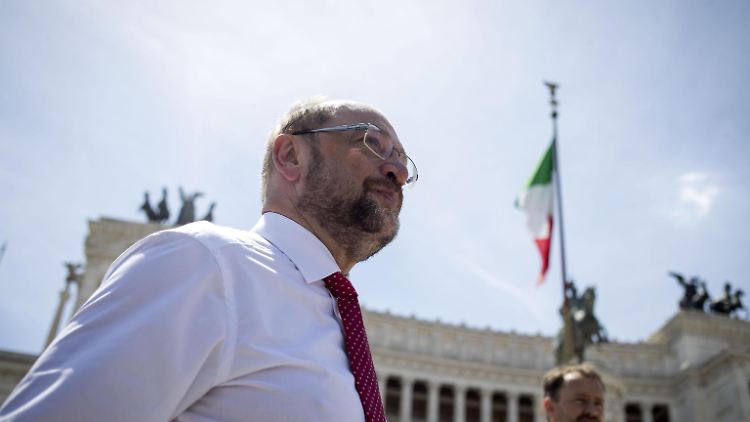 Der SPD-Kandidat gibt sich seit Tagen alarmiert und warnt vor einer neuen großen Flüchtlingskrise.