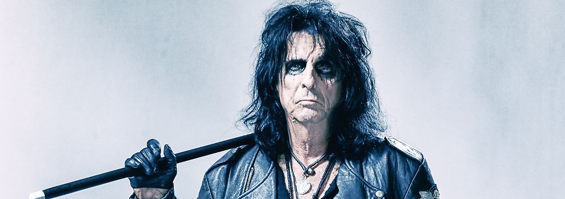 Alice Cooper-Paranormal-press-pictures-online-print-copyright-earMUSIC-photocredit-Rob-Fenn-4.jpg