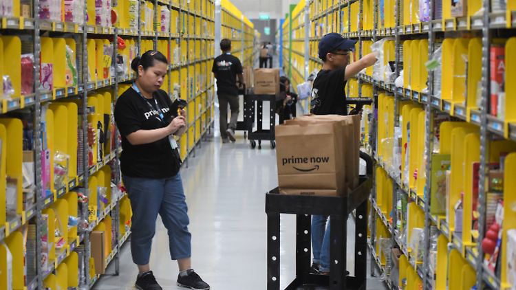 Wer bei Amazon arbeitet, kann sich derzeit nicht über zu wenig Arbeit beklagen.