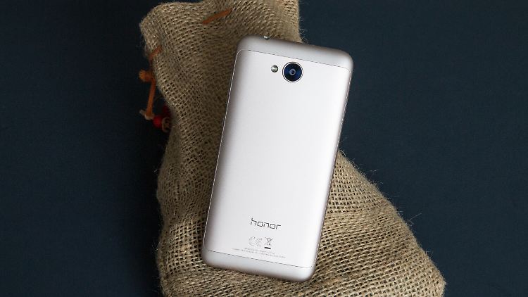 Auch günstige Handys können gut aussehen, wie das Honor 6A beweist.
