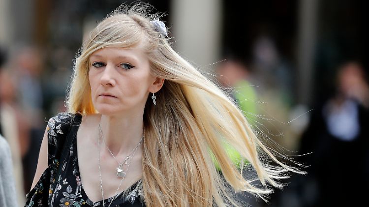 Charlies Mutter Connie Yates gibt das juristische Ringen um das Schicksal ihres Sohnes endgültig auf.