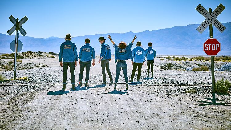 Auf dem Weg zur Stadionband: Arcade Fire.