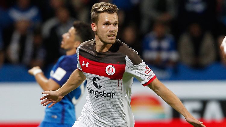 St. Paulis Christopher Buchtmann erzielte das erste Tor der neuen Saison in Liga zwei.