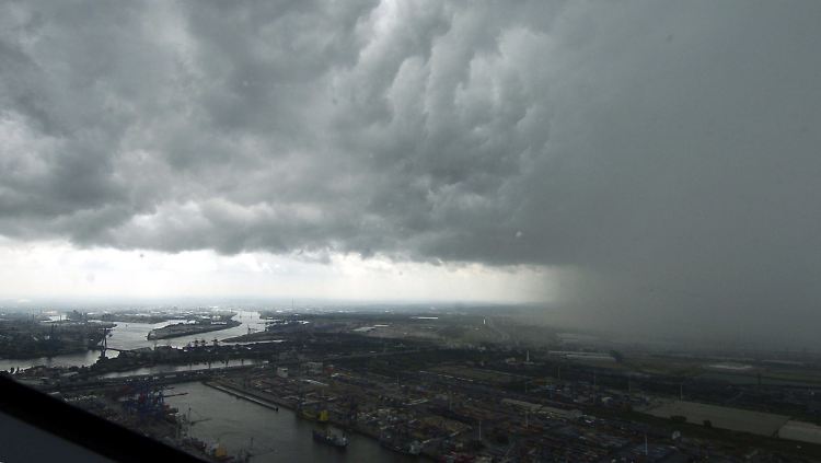 Nur Zufall oder ein Zeichen für den Klimawandel? Der Sommer 2017 ist bisher von heftigen Unwettern geprägt - hier in Hamburg.