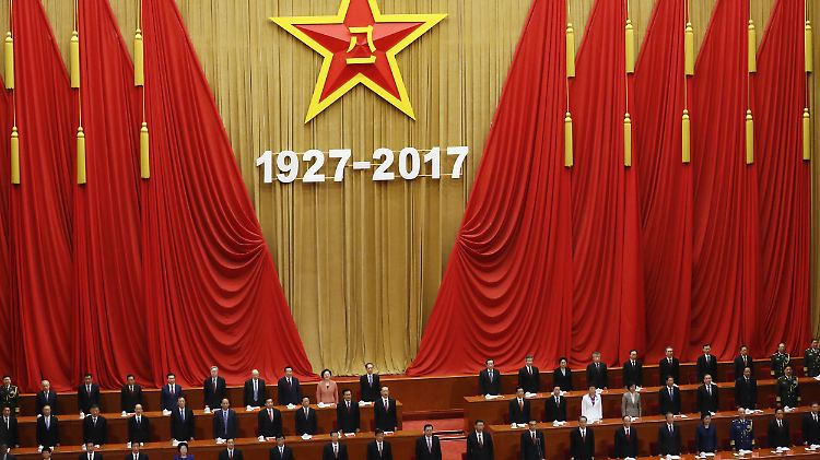 Mit einer großen Zeremonie feiert die chinesische Führung in Peking den 90. Geburtstag der Volksbefreiungsarmee.
