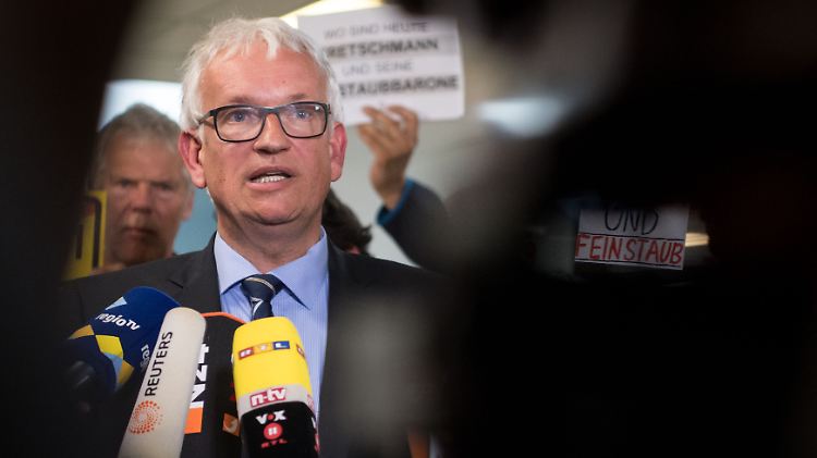 Jürgen Resch ist Geschäftsführer der Deutschen Umwelthilfe. Die Organisation hat in 16 deutschen Städten darauf geklagt, dass Grenzwerte für die Luftverschmutzung zur Not auch mit Fahrverboten durchgesetzt werden.