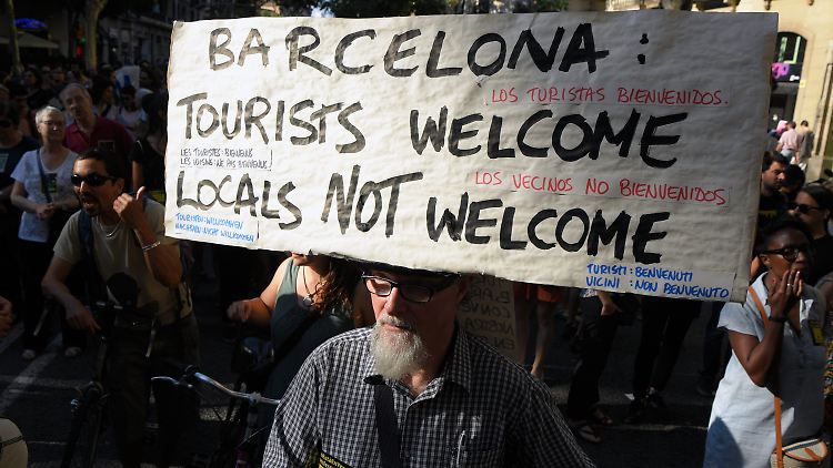"Barcelona, Touristen willkommen, Einheimische nicht willkommen": bei einer Demonstration in Barcelona im Juni 2017.