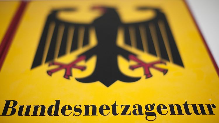 Die Bundesnetzagentur rät Verbrauchern, uneralubte Werbeanrufe zu melden.