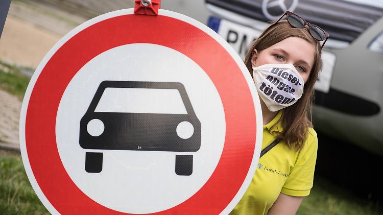 Protest am Rande des Diesel-Gipfels in Berlin.