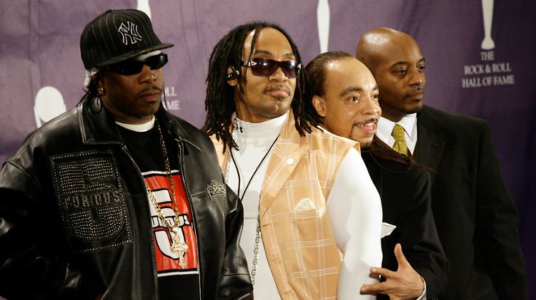 Bessere Zeiten: Mitglieder der "Furious Five", darunter The Kidd Creole (2.v.r.) bei der Aufnahme in die Rock and Roll Hall of Fame 2007.
