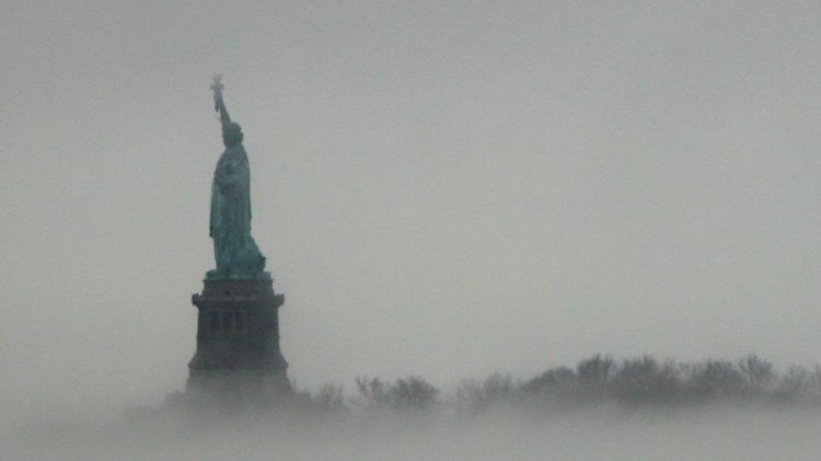 Lady Liberty im Nebel (Archiv).