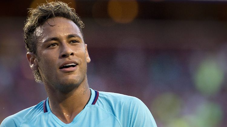 Umzug nach Frankreich: Neymar wechselt zu Paris Saint-Germain.