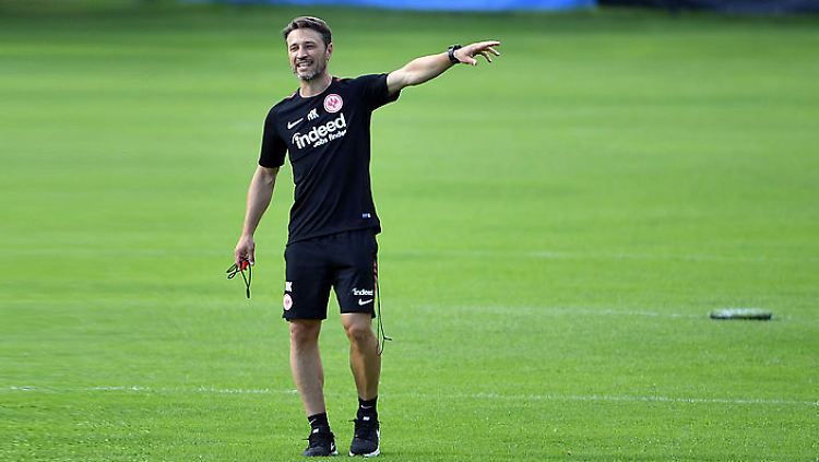 Fünf Euro ins Phrasenschwein: Der Star ist bei der SGE nicht das Team, sondern der Trainer.