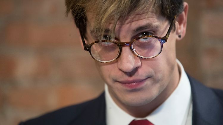 Sieht (zumindest auf diesem Foto) aus wie Harry Potter, ist schwul, radikal rechts und exzentrisch: Milo Yiannopoulos, ein "Einfallstor" der Alt-Right-Bewegung.