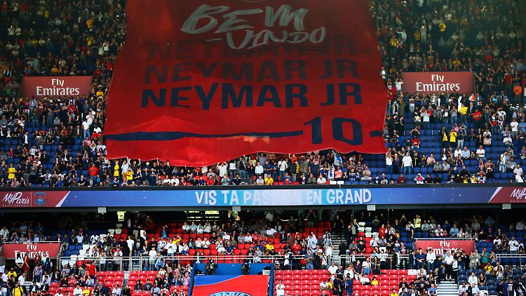 Neymar, Neymar, Neymar, Neymar.