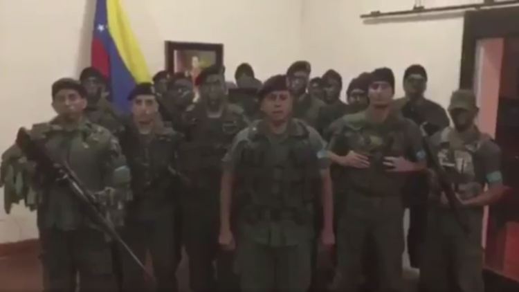 Der Aufstand ereignete sich im Komplex Paramacay, 170 Kilometer westlich von Caracas. In einem Video erklärten die Putschisten ihre Absichten.
