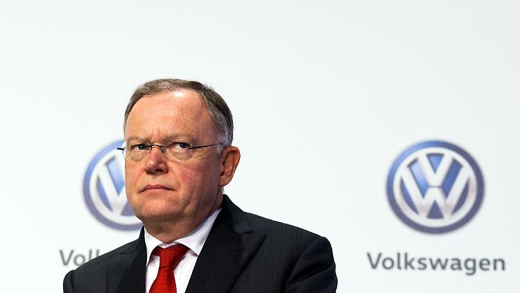 Noch sitzt Ministerpräsident Stephan Weil im Aufsichtsrat von VW. Nach der Landtagswahl im Oktober könnte sich das ändern.
