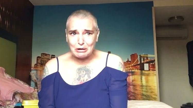 Sinead O'Connor spricht unter Tränen von ihrem Leid. 