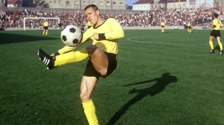 Die BVB-Legende Siegfried Held wird 75. Über sich selbst sagte er einst: "Ich bin nicht als Rudi Carrell angestellt."