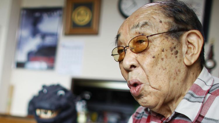 In insgesamt zwölf Filmen verkörperte Haruo Nakajima das Monster.