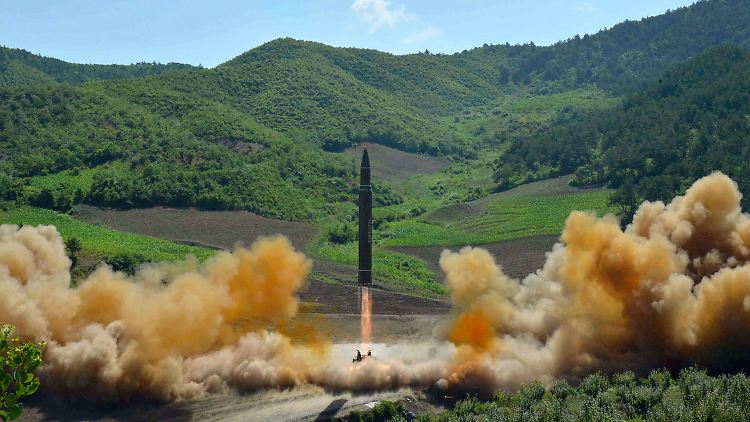 Start einer nordkoreanischen Rakete - wie weit ist Pjöngjang mit seinem Atomprogramm?