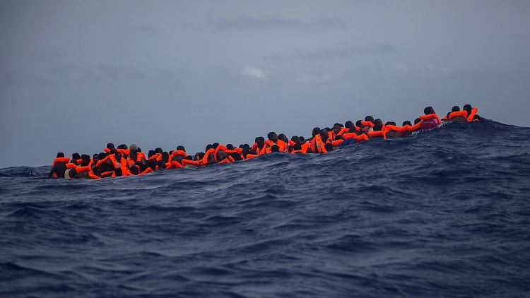 Bislang wurden in diesem Jahr mehr als 95.000 Menschen im Mittelmeer gerettet und nach Italien gebracht. 