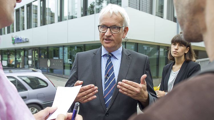 DUH-Geschäftsführer Jürgen Resch sieht die Prämienaktionen der Autobauer bei Diesel-Fahrzeugen äußerst kritisch.