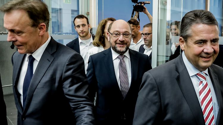 Wollen sich im Wahlkampf mit dem Nato-Thema profilieren: die SPD-Spitze um Oppermann, Schulz und Gabriel.
