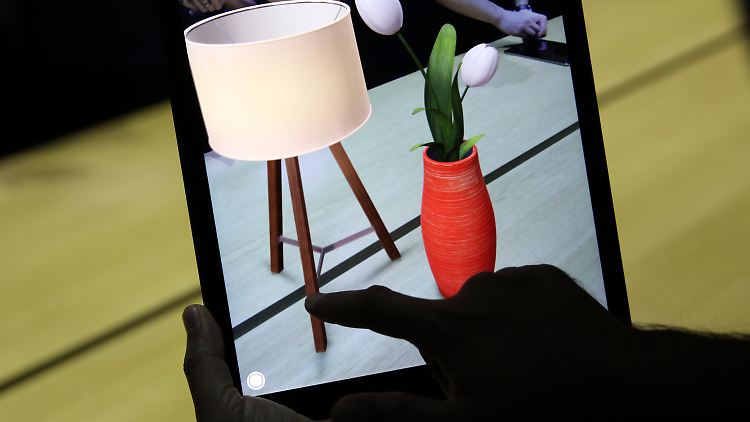 Die App soll zeigen, wie ein neues Möbelstück in den eigenen vier Wänden wirkt.