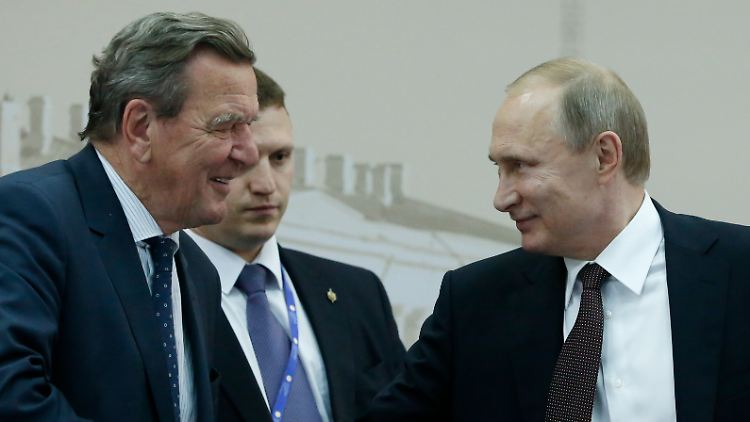 Gerhard Schröder und Wladimir Putin.