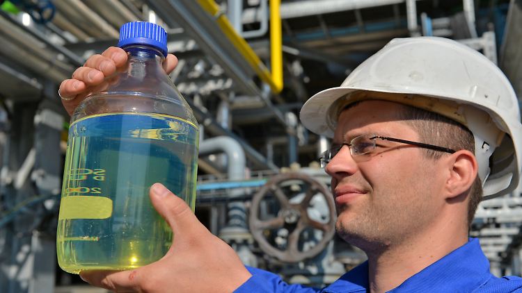 Der synthetische Kraftstoff soll den CO2-Ausstoß bei Diesel-Motoren reduzieren.