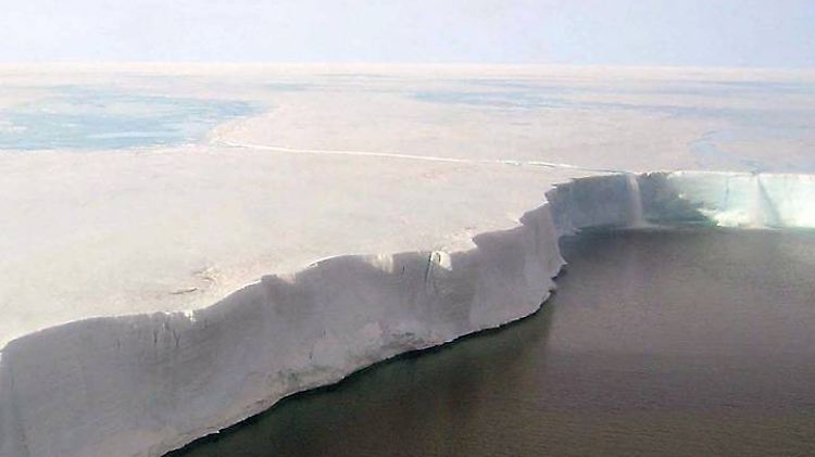 Da war er geboren: der gigantische Eisberg A68.