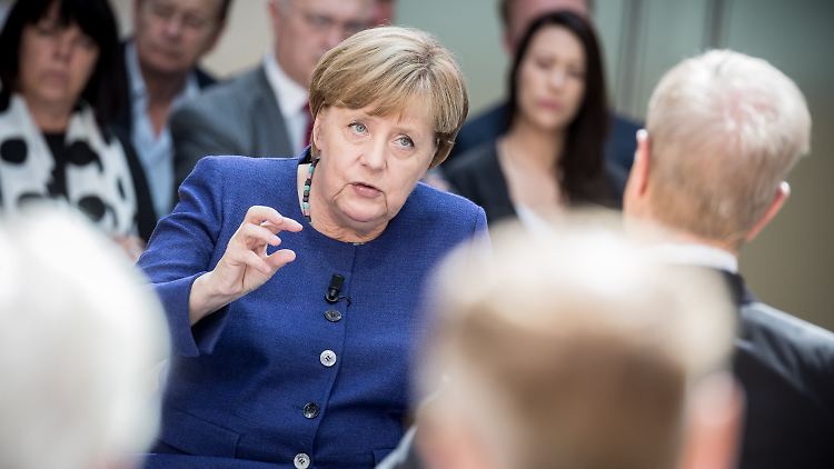 Laut Angela Merkel ist die Politik gegenüber der Autobranche zu leichtgläubig gewesen.
