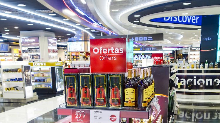 Ryanair will, dass Händler in den Duty-Free-Shops erst ab 10 Uhr Alkohol verkaufen.