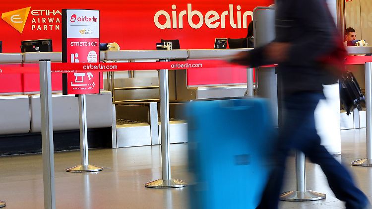 Der Geldgeber vom Golf dreht den Geldhahn zu: Ohne Hilfe von außen ist Air Berlin vorerst zahlungsunfähig.