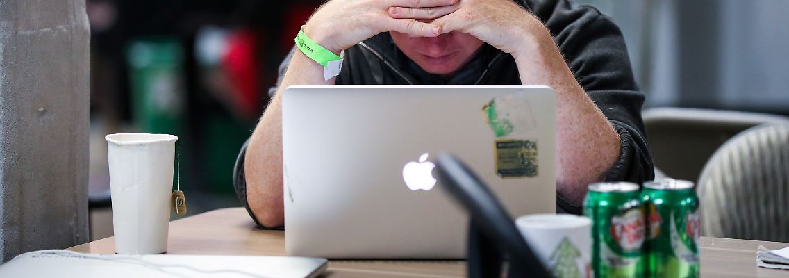 Tepper und Buffett setzen auf Apple: Berkshire Hathaway hält mehr als 129 Millionen Apple-Aktien - zu rund 160 Dollar je Stück.