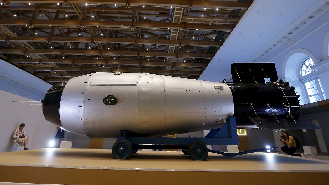 Mit der Zaren-Bombe - hier ein Nachbau - ist sie auch für den Test der mächtigsten Kernwaffentest allerzeiten verantwortlich.
