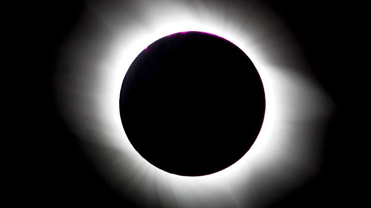 Eine totale Sonnenfinsternis, aufgenommen am 29. März 2006 in Side (Türkei).