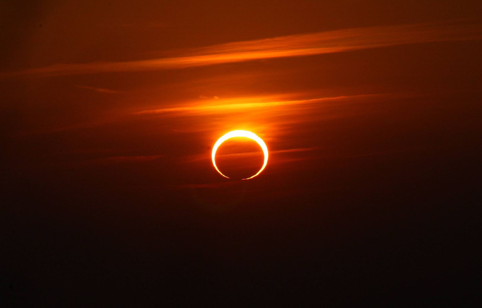 Faszinierendes Spektakel: Das passiert bei einer Sonnenfinsternis - n-tv.de