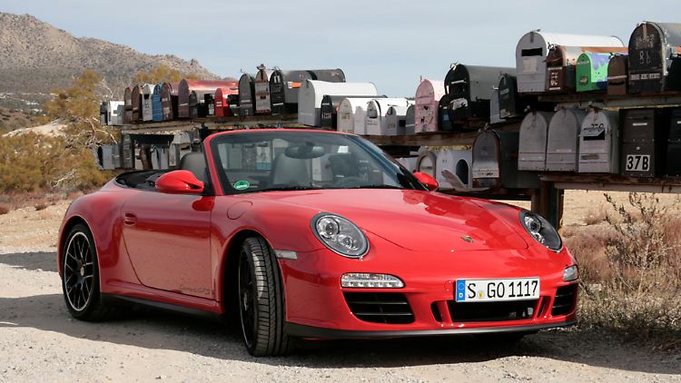 Wie die Modelle Carrera und Turbo ist auch der GTS als Coupé und Cabrio erhältlich.