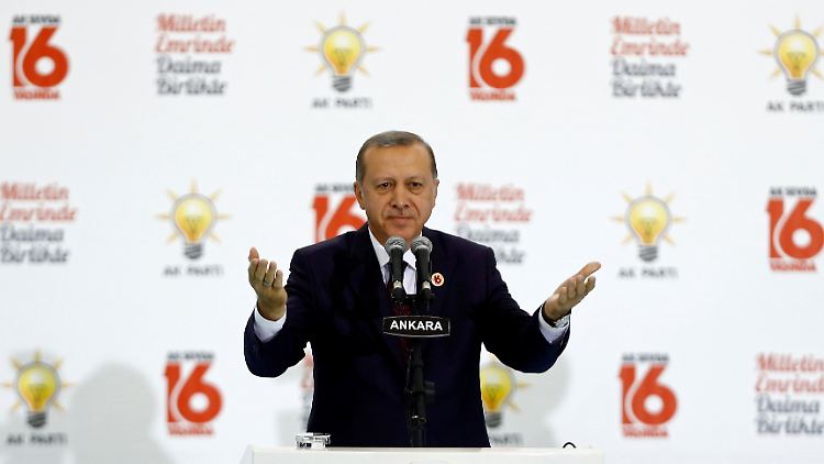 Erdogan bezeichnet SPD und Union als Feinde der Partei.