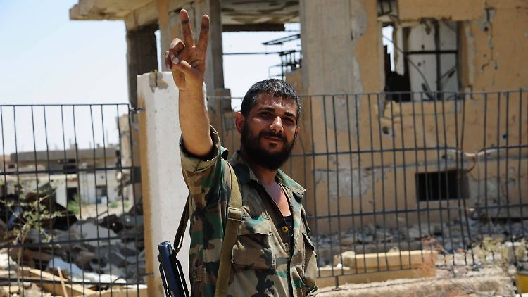 Syrischer Soldat in der zentralsyrischen Stadt Al-Sukhnah.
